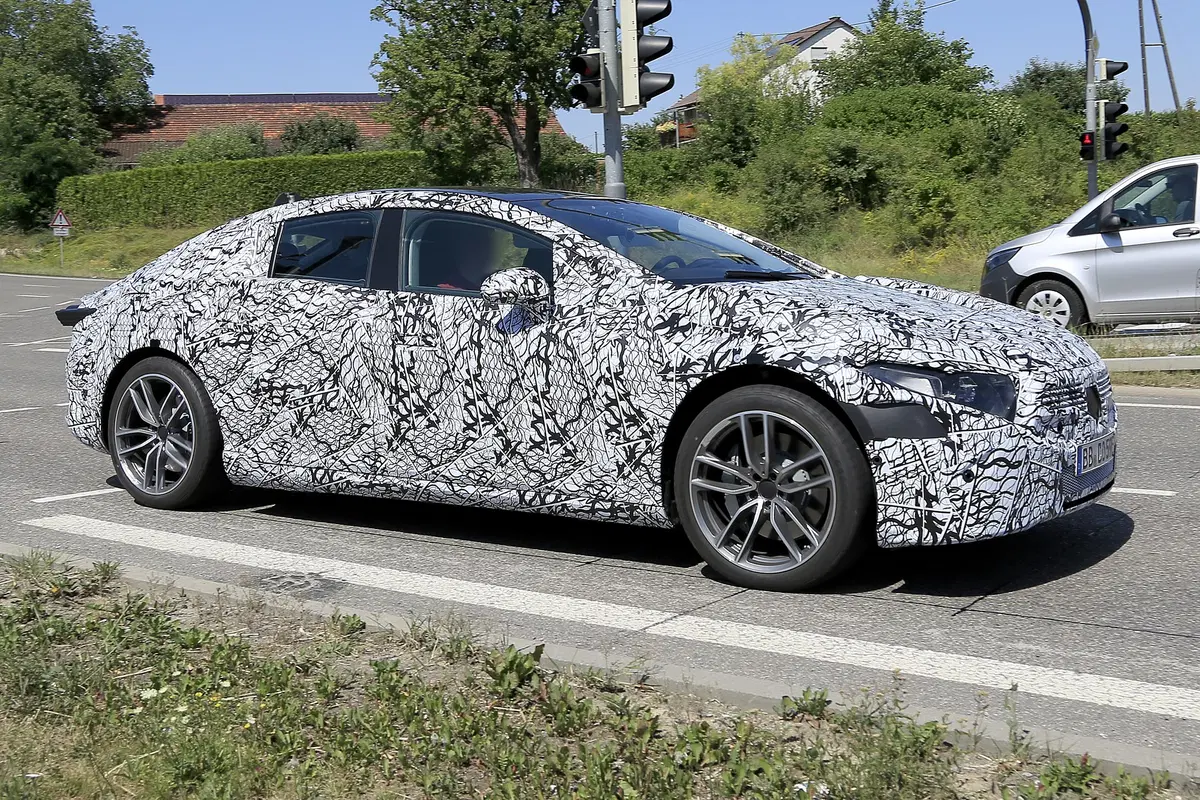 Mercedes EQS, le foto spia  (11)
