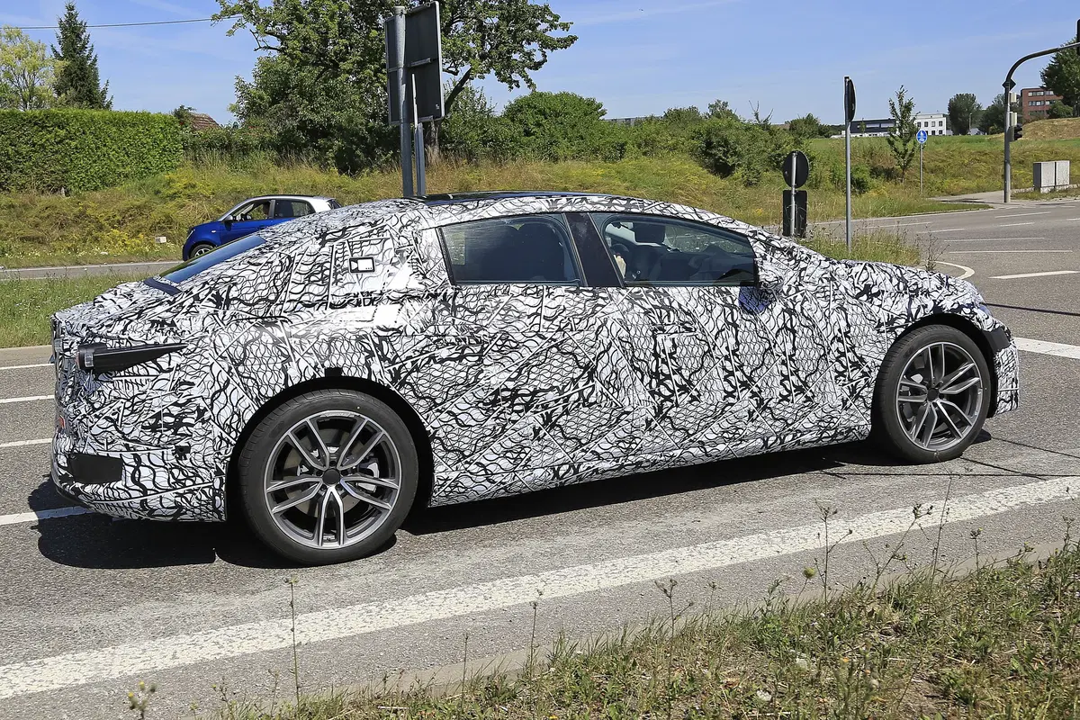 Mercedes EQS, le foto spia  (17)