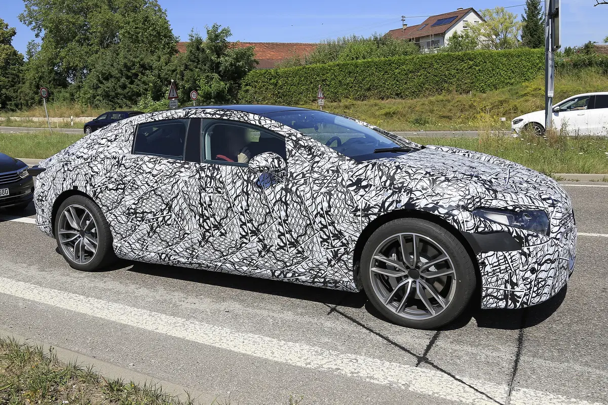 Mercedes EQS, le foto spia  (18)