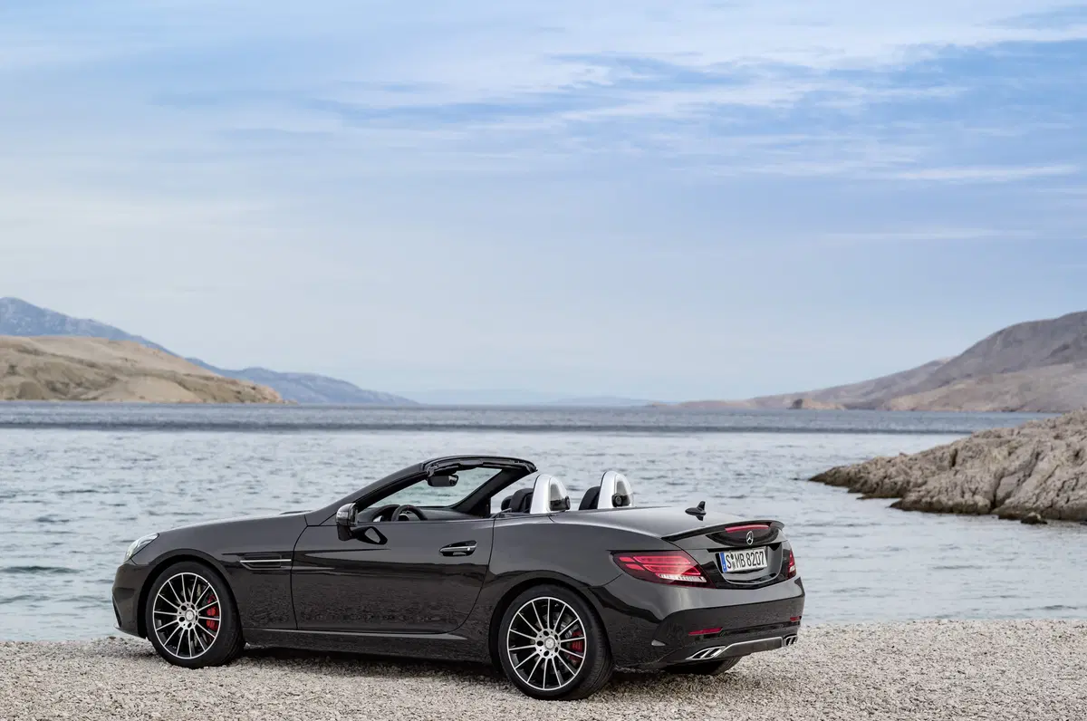 Mercedes-AMG SLC 43 [Video] (4)