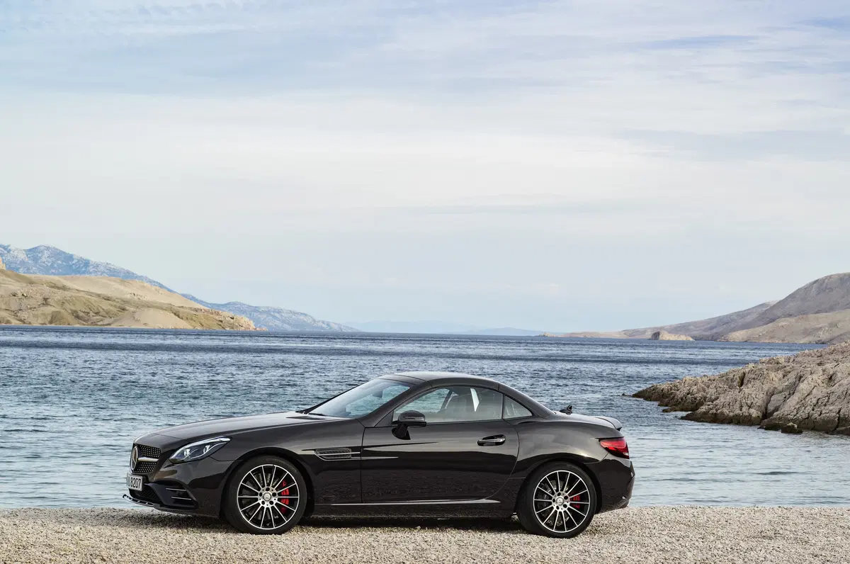 Mercedes-AMG SLC 43 [Video]