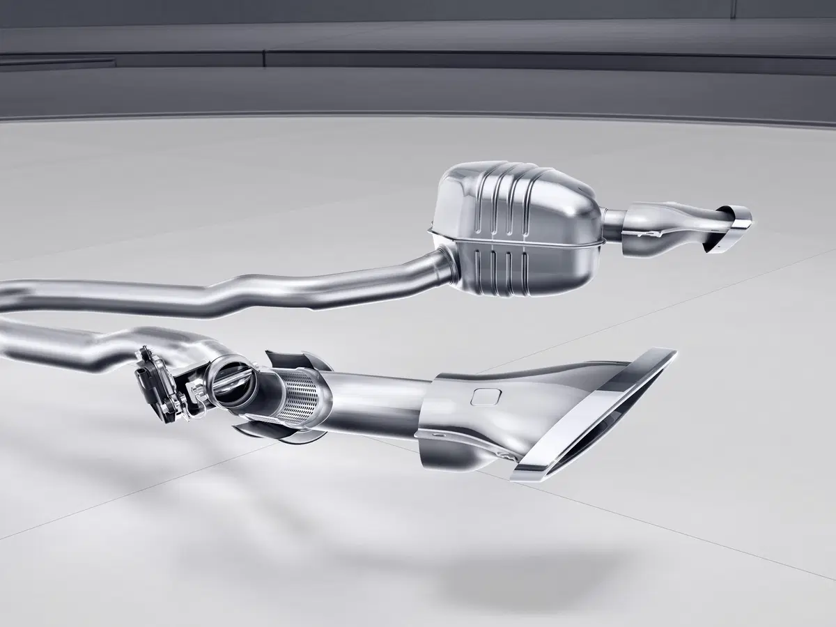 Mercedes-AMG SLC 43 [Video] (18)
