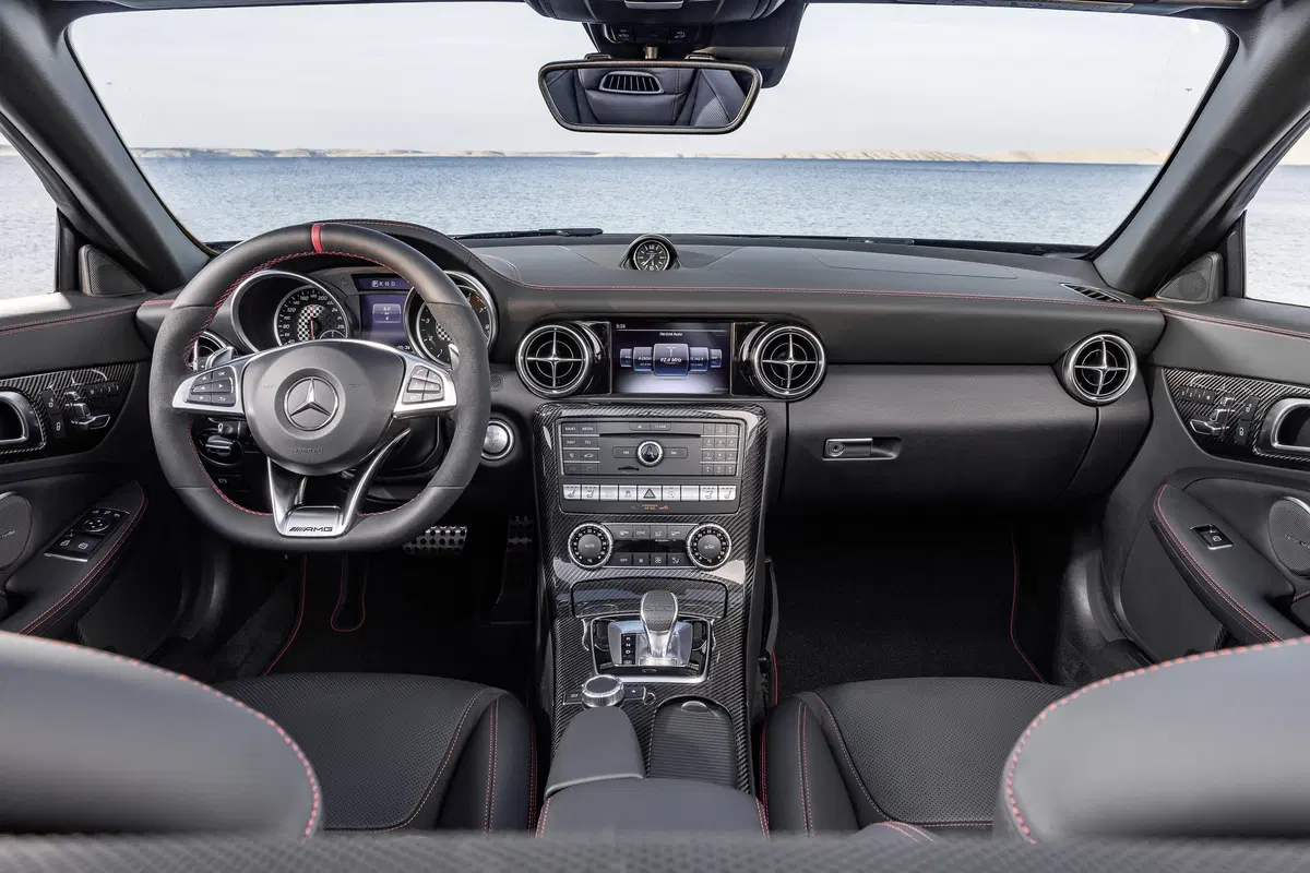 Mercedes-AMG SLC 43 [Video] (7)