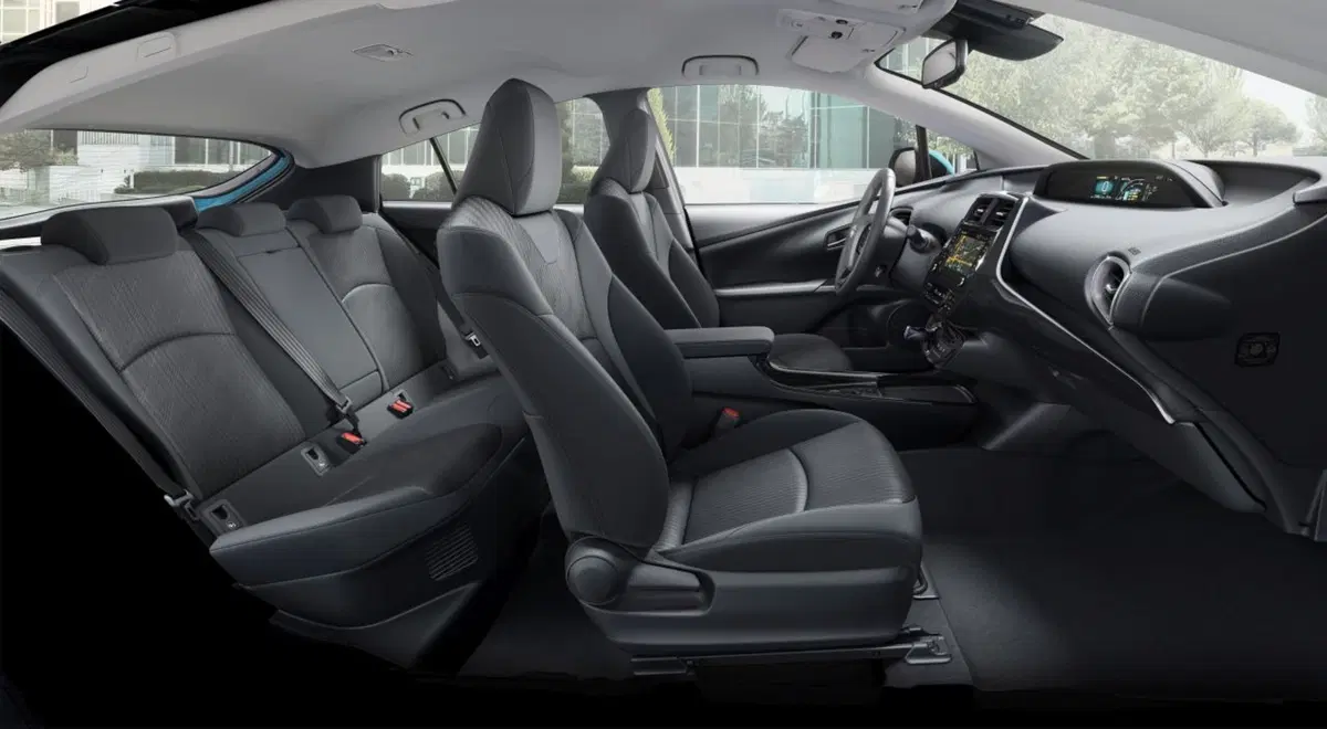 Toyota Prius Plug-In, ora ha 5 posti (4)