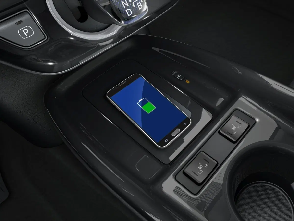 Toyota Prius Plug-In, ora ha 5 posti (5)