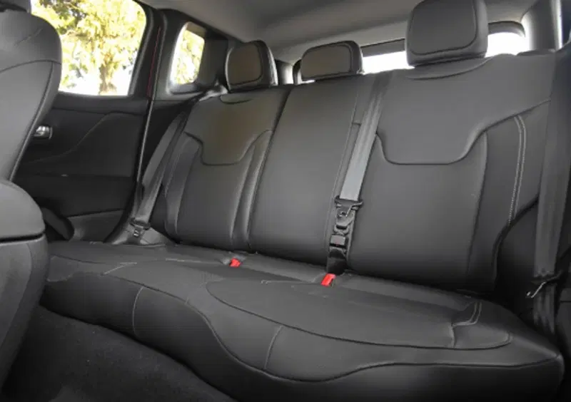 Jeep Renegade (2014-->>) (13)