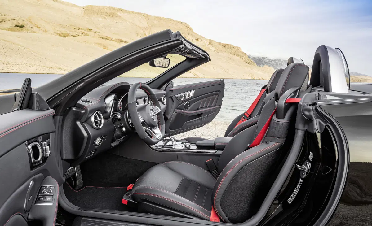Mercedes-AMG SLC 43 [Video]