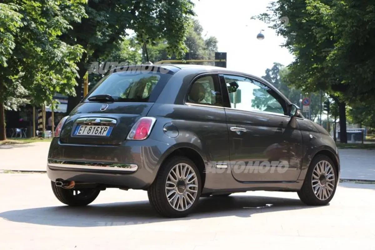 Fiat 500 0.9 TwinAir Turbo 85 CV Mirror (23)