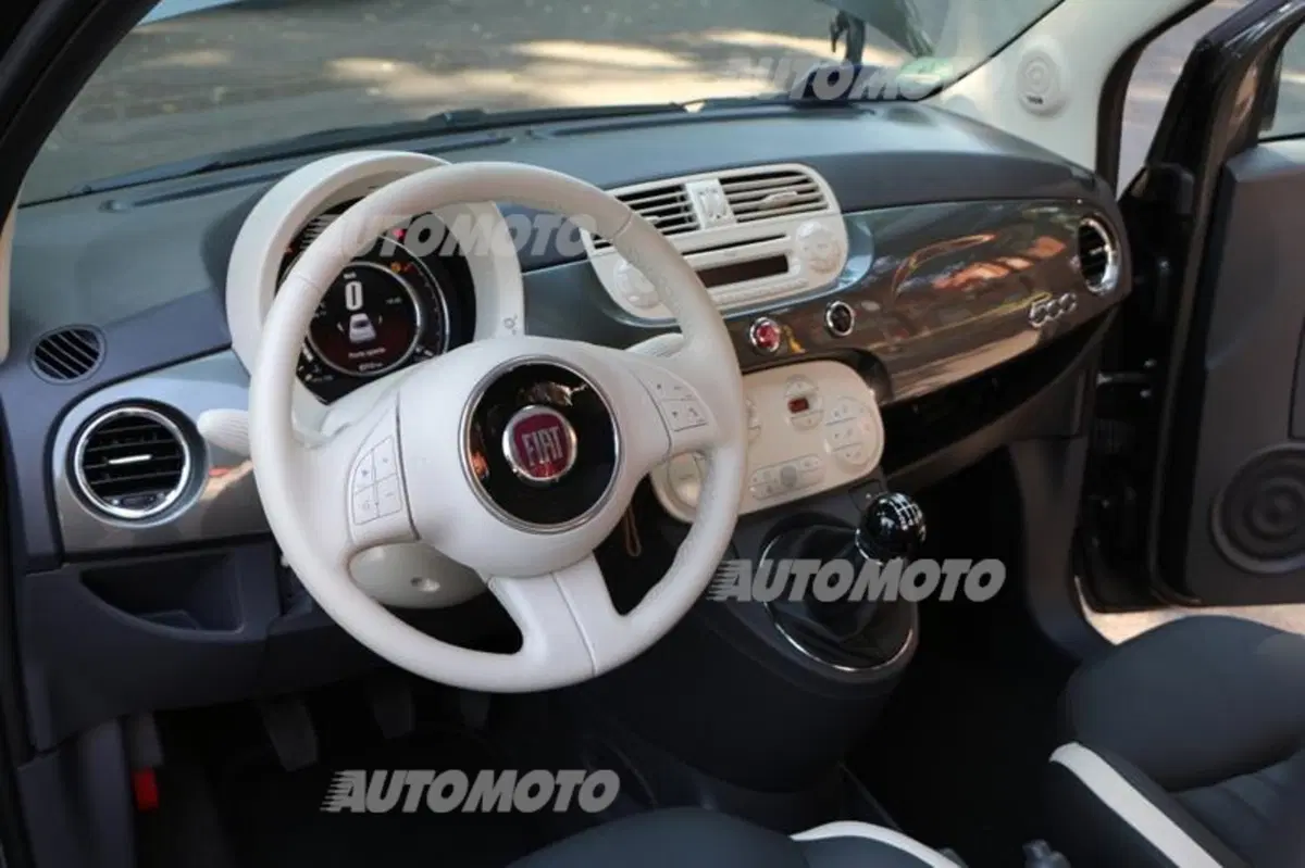 Fiat 500 0.9 TwinAir Turbo 85 CV Mirror (34)