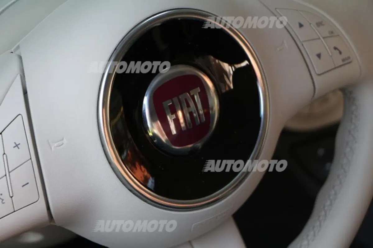 Fiat 500 0.9 TwinAir Turbo 85 CV Mirror (39)