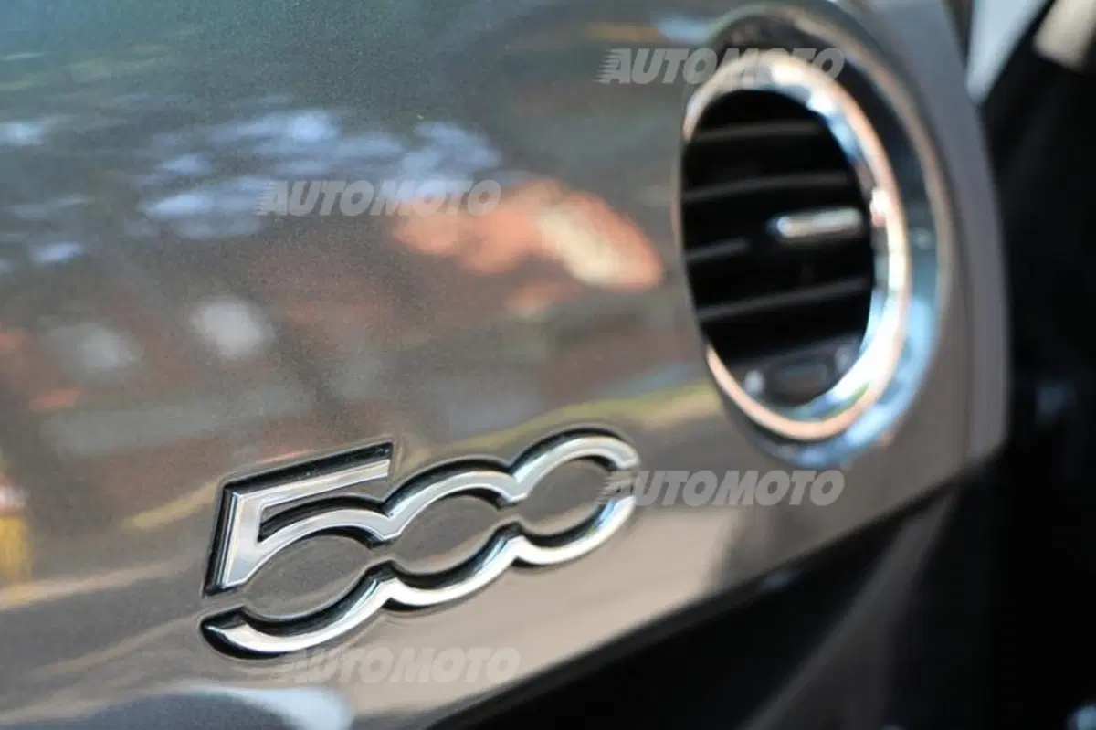Fiat 500 0.9 TwinAir Turbo 85 CV Mirror (41)