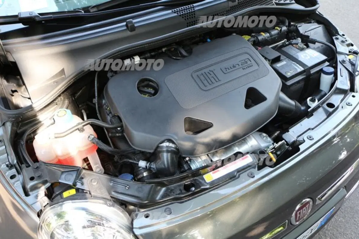 Fiat 500 0.9 TwinAir Turbo 85 CV Mirror (44)