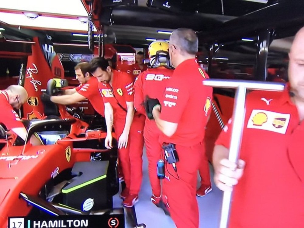 Ferrari penosa in qualifica per Vettel che in casa sua rinuncia a fare giri utili: partir&agrave; ultimo quando invece il compagno &egrave; velocissimo
