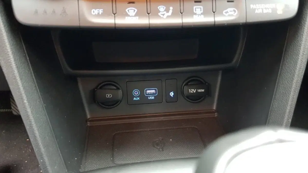 Hyundai Kona 1.6 CRDI 115 CV Exellence (24)