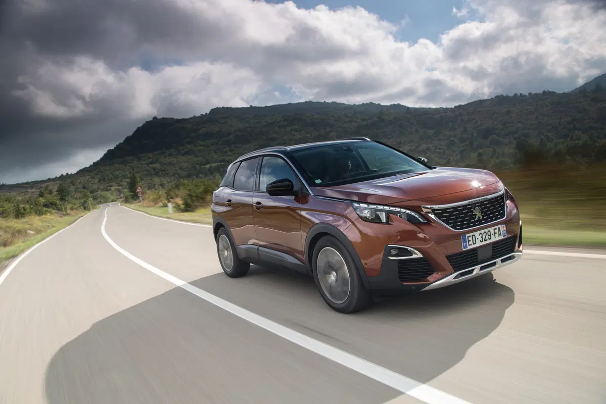 Peugeot 3008 Hybrid 225 e-EAT8 Allure (23)