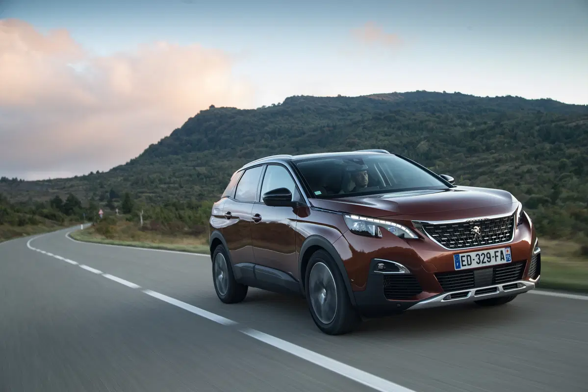 Peugeot 3008 Hybrid 225 e-EAT8 Allure (28)
