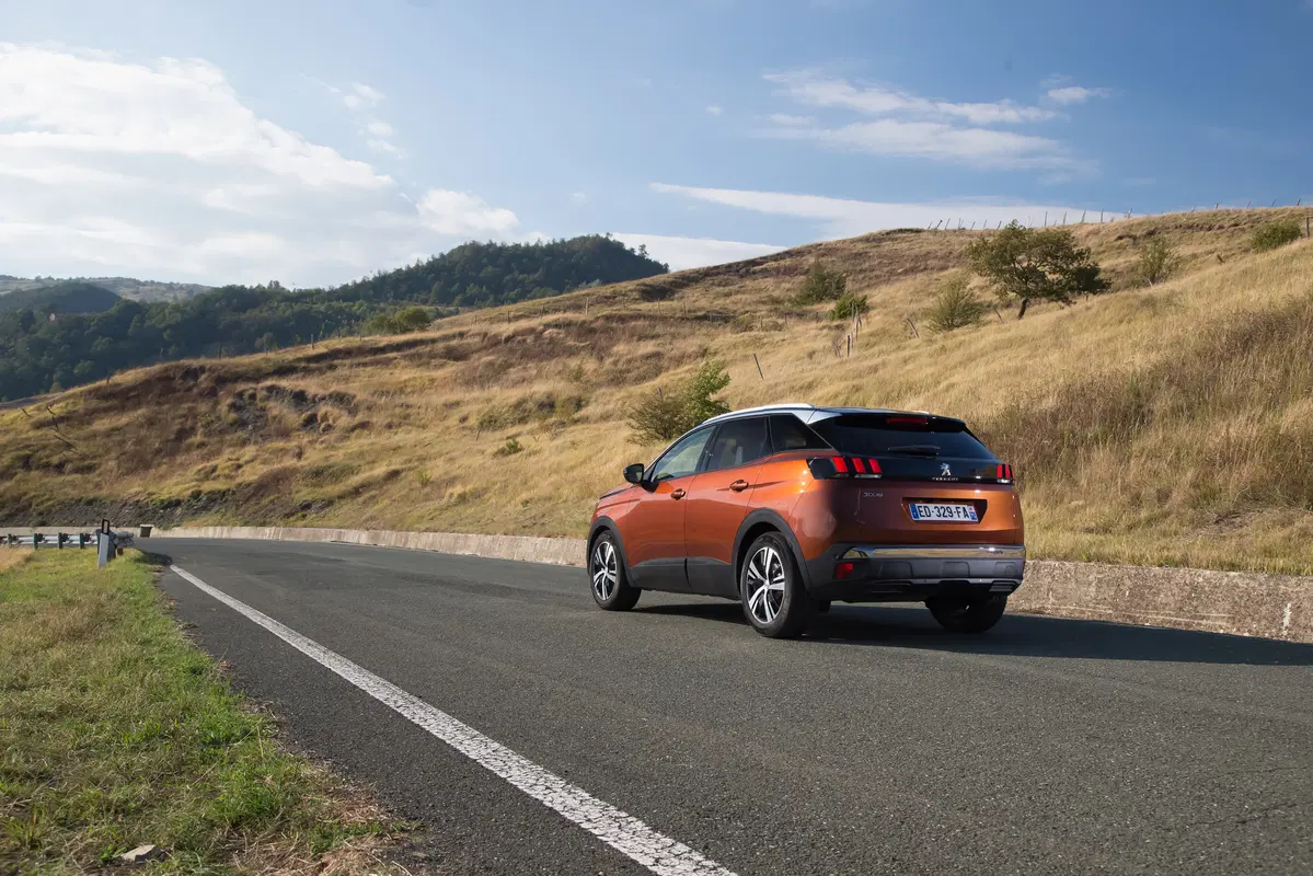 Peugeot 3008 Hybrid 225 e-EAT8 Allure (27)