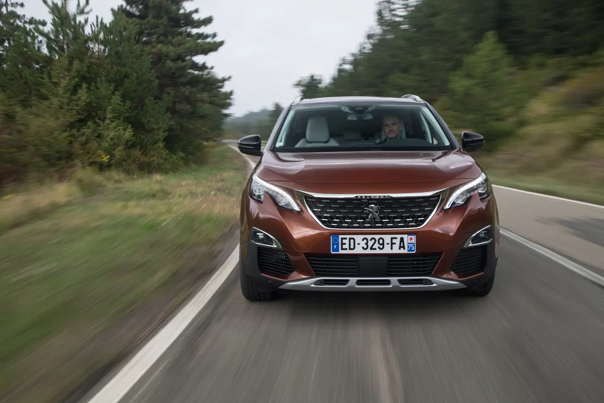 Peugeot 3008 Hybrid 225 e-EAT8 Allure (25)