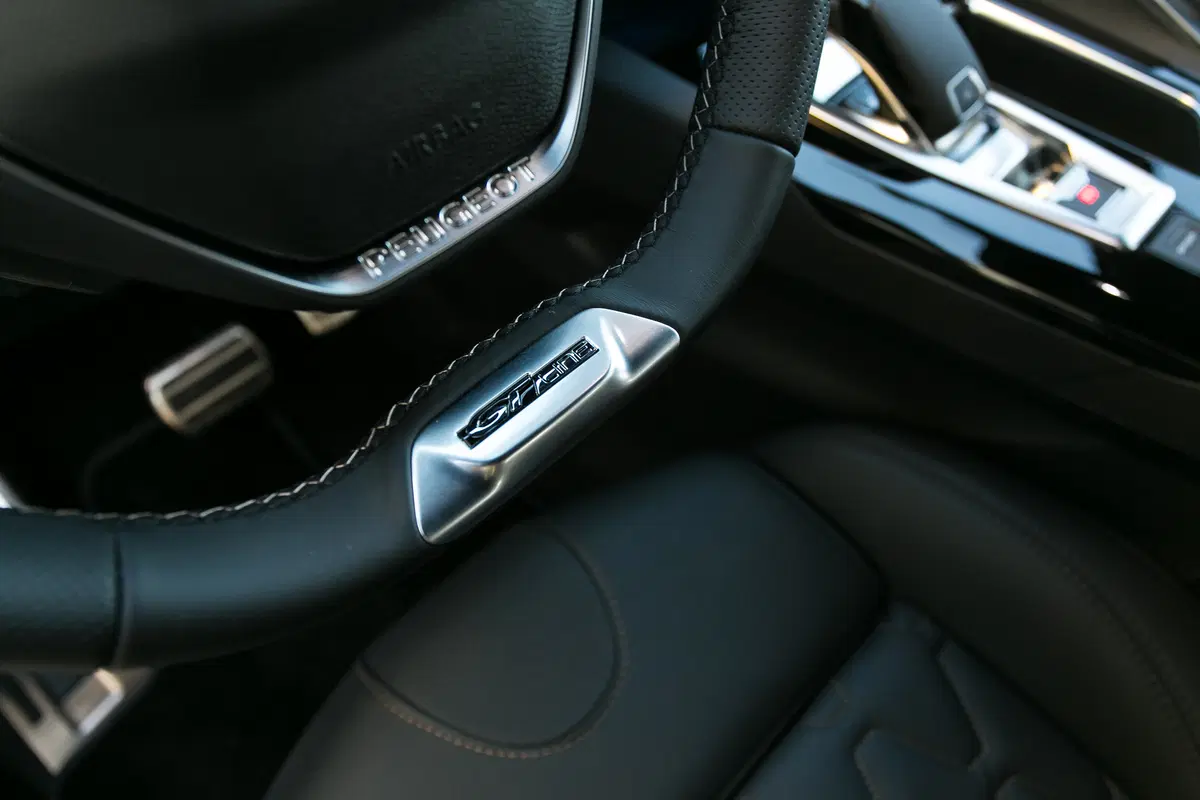 Peugeot 3008 Hybrid 225 e-EAT8 Allure (40)