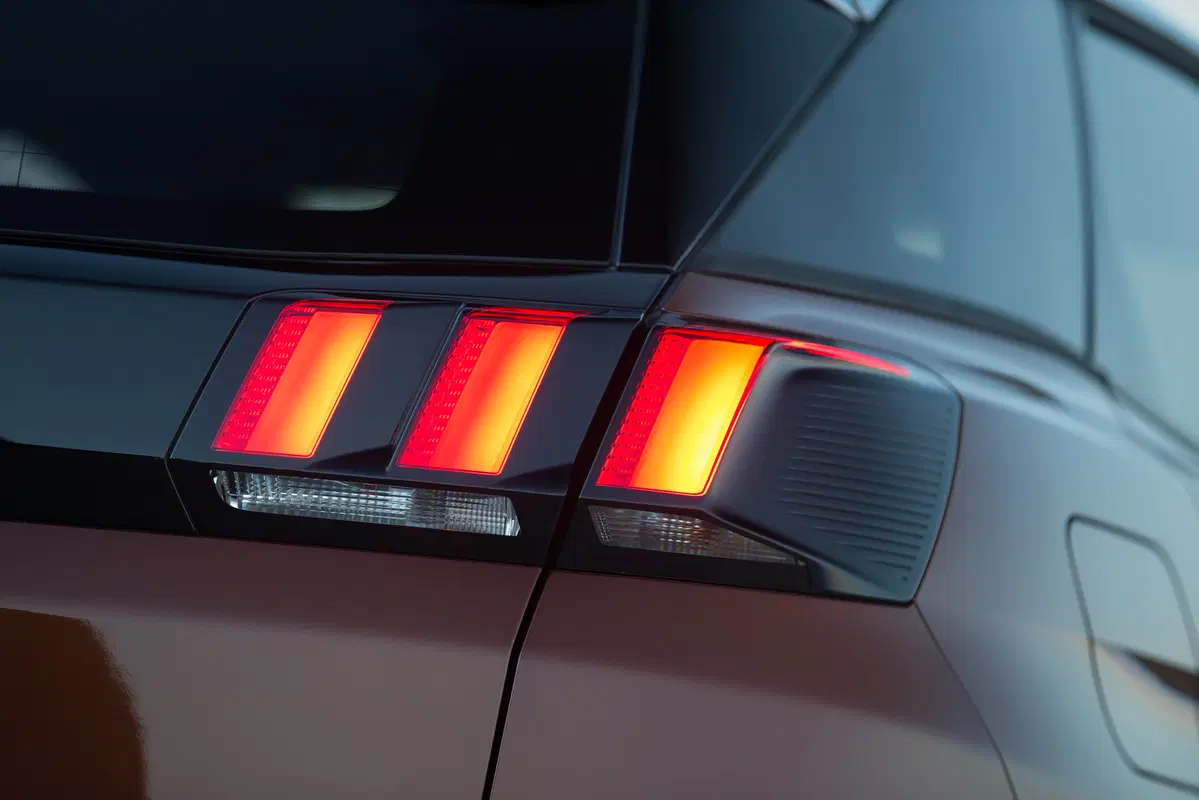 Peugeot 3008 Hybrid 225 e-EAT8 Allure (43)