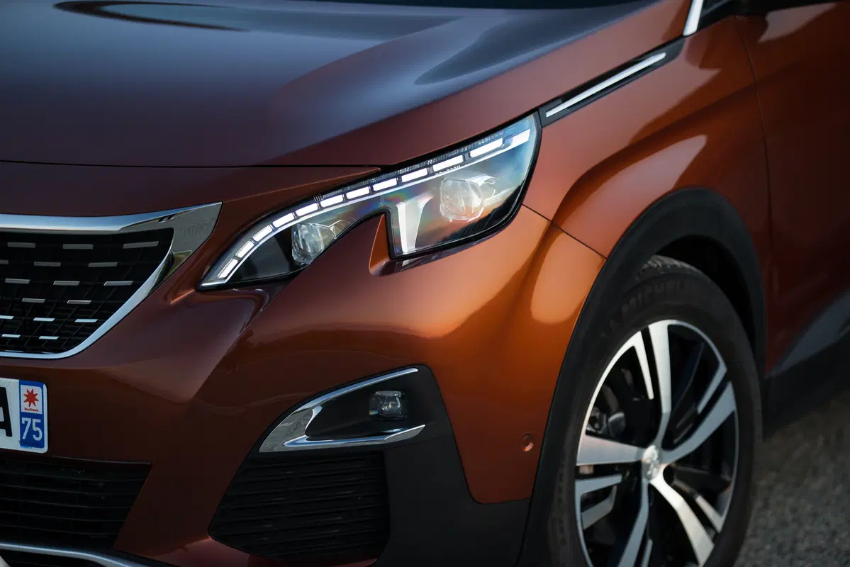 Peugeot 3008 Hybrid 225 e-EAT8 Allure (44)