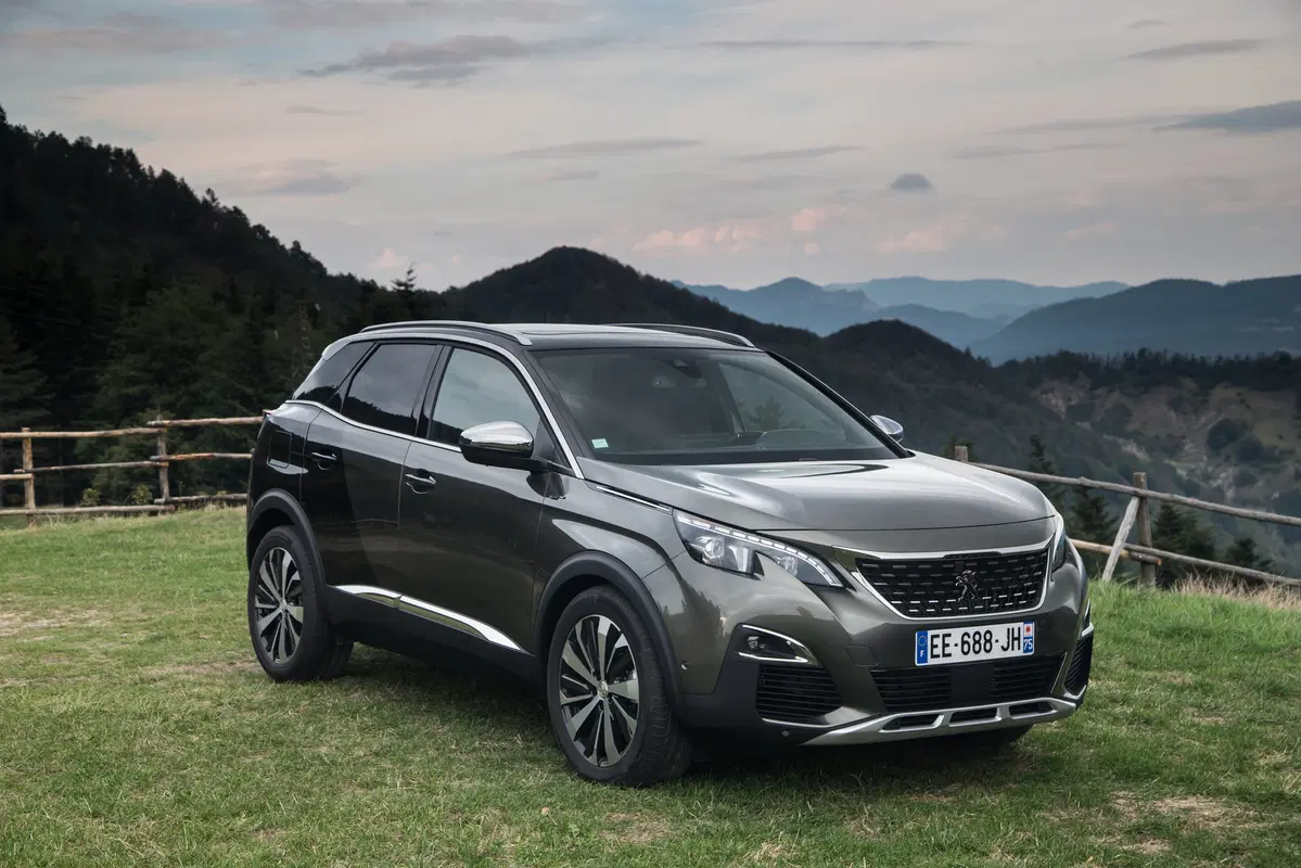 Peugeot 3008 Hybrid 225 e-EAT8 Allure (45)