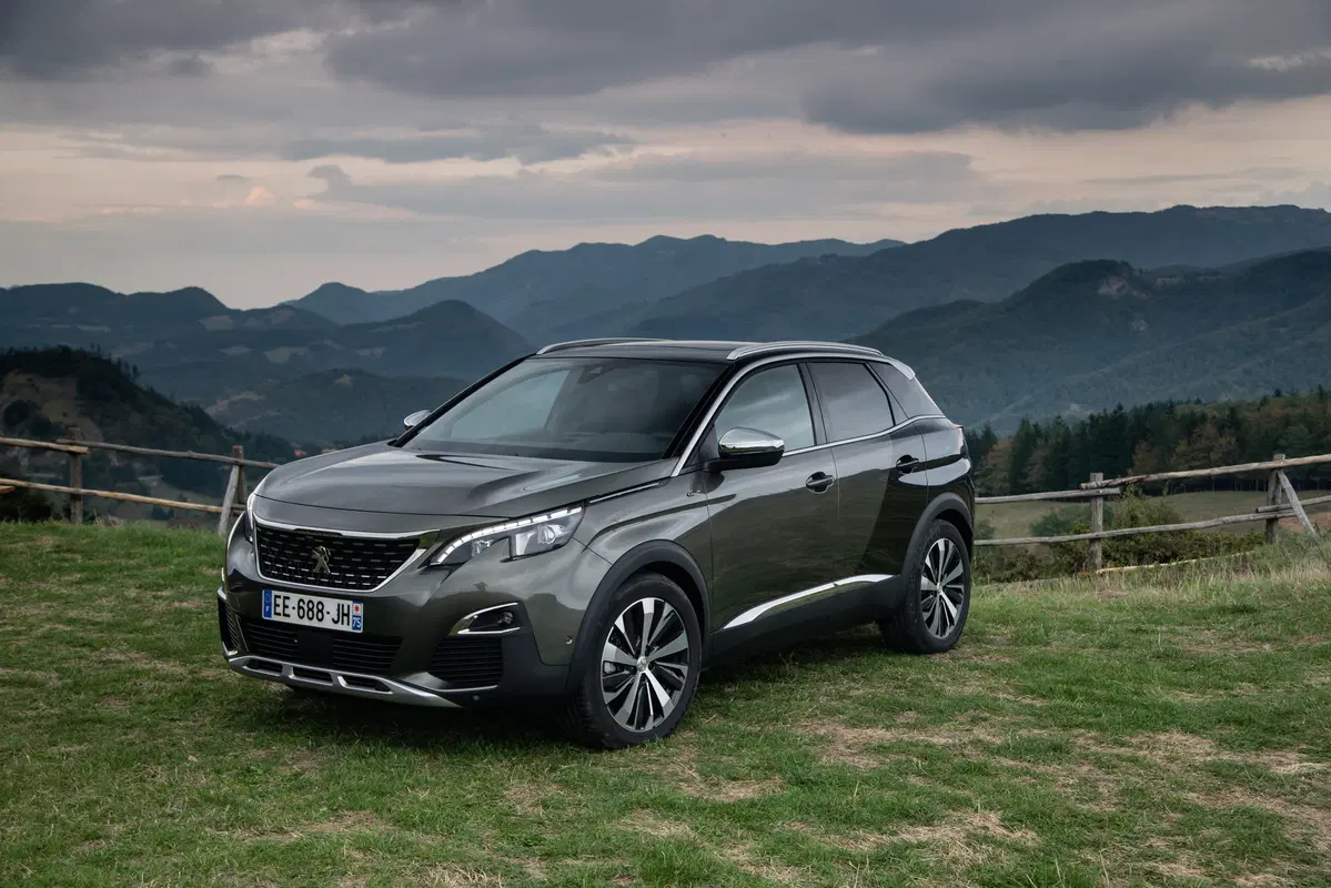 Peugeot 3008 Hybrid 225 e-EAT8 Allure (47)