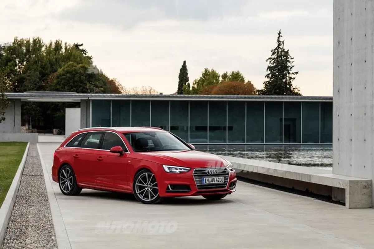 Audi A4 Avant 40 TFSI quattro S tronic Business Advanced (26)