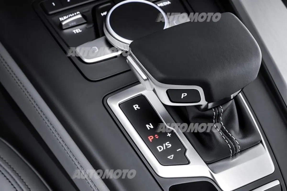 Audi A4 Avant 40 TFSI quattro S tronic Business Advanced (45)