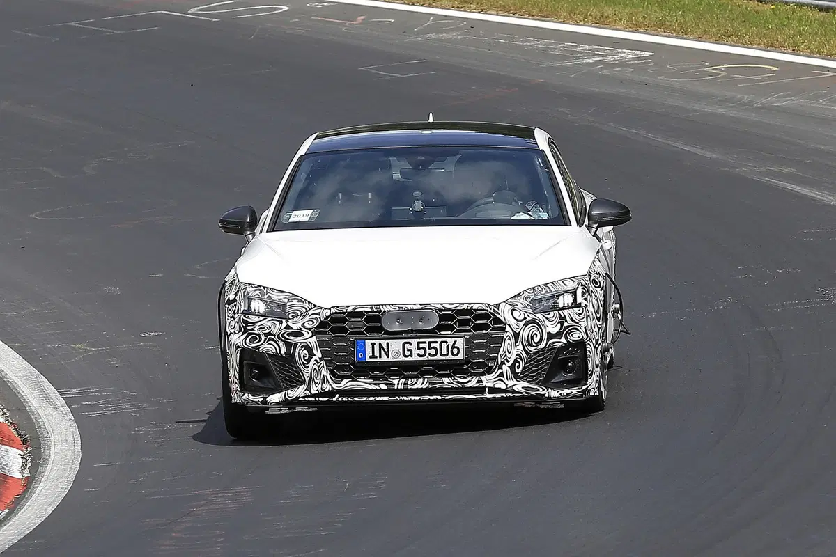 Audi S5: restyling alle porte per la Fastback e la Cabrio (8)