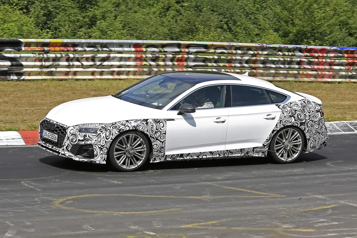Audi S5: restyling alle porte per la Fastback e la Cabrio (4)