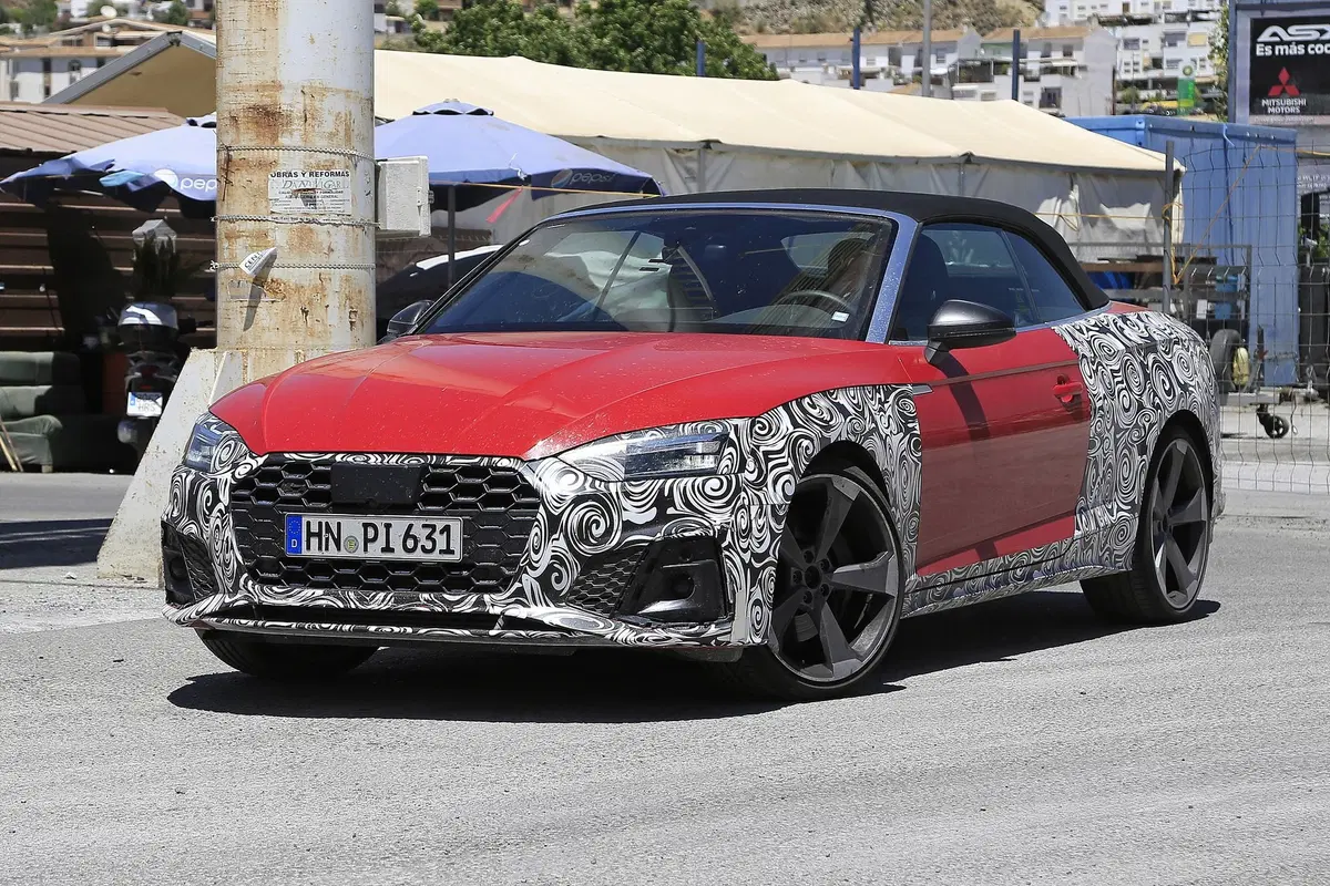 Audi S5: restyling alle porte per la Fastback e la Cabrio (17)