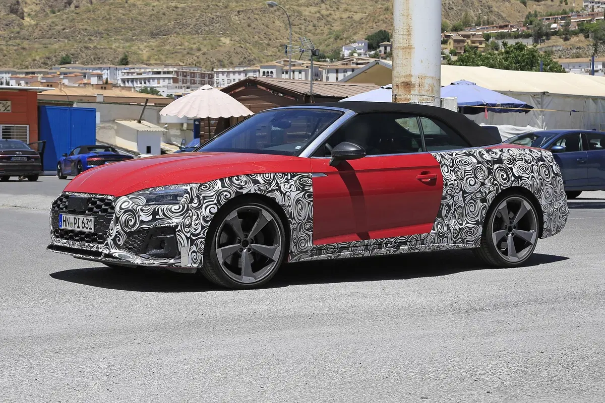 Audi S5: restyling alle porte per la Fastback e la Cabrio (19)