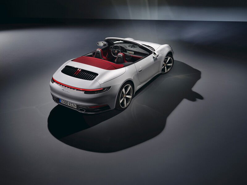 La Porsche 911 Carrera sar&agrave; disponibile Coup&eacute; e Cabriolet