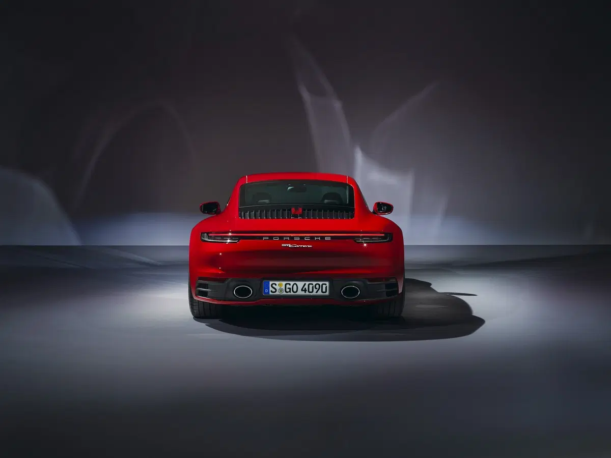 Porsche 911 Carrera: la entry level della gamma 992 (10)