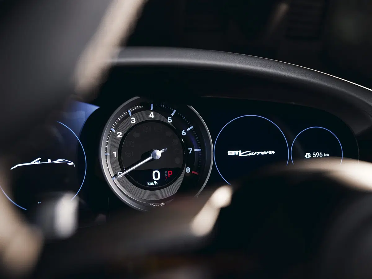 Porsche 911 Carrera: la entry level della gamma 992 (8)