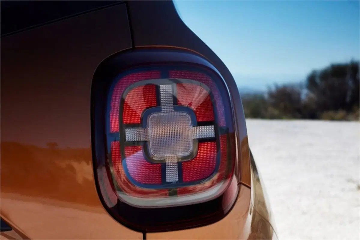 Dacia Duster 1.0 TCe 100 CV 4x2 Techroad (58)