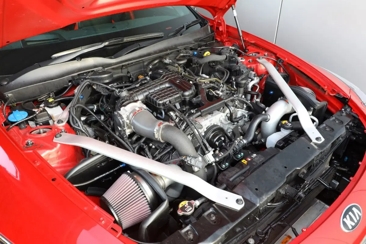 Kia Stinger GT420, la one-off da pista (6)