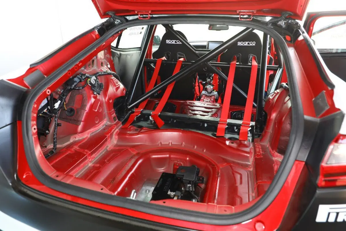 Kia Stinger GT420, la one-off da pista (7)