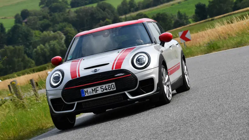 Mini Clubman John Cooper Works 2019, restyling e tanta potenza in pi&ugrave; [Video]