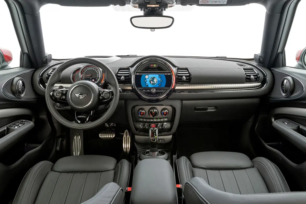 Mini Clubman John Cooper Works 2019, restyling e tanta potenza in più [Video] (22)