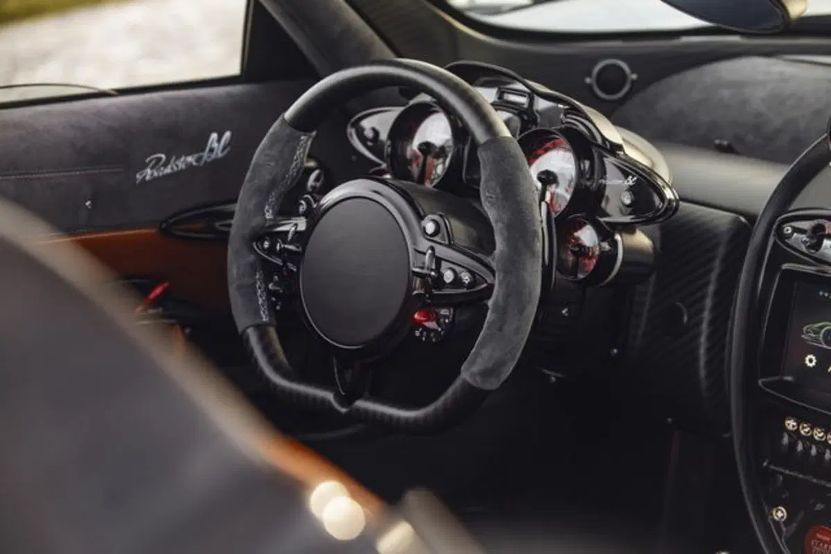 Pagani Huayra Roadster BC, debutto a Pebble Beach (3)