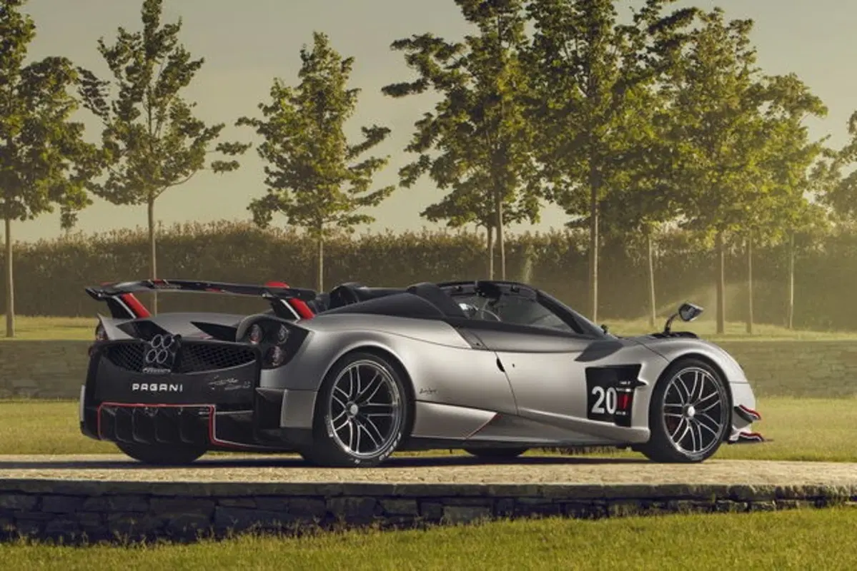 Pagani Huayra Roadster BC, debutto a Pebble Beach (2)