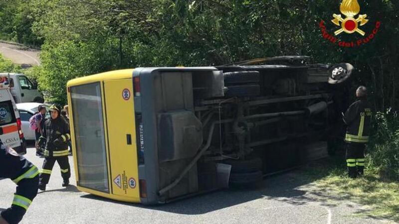 Incidente scuolabus, giudice rid&agrave; la patente all&#039;autista