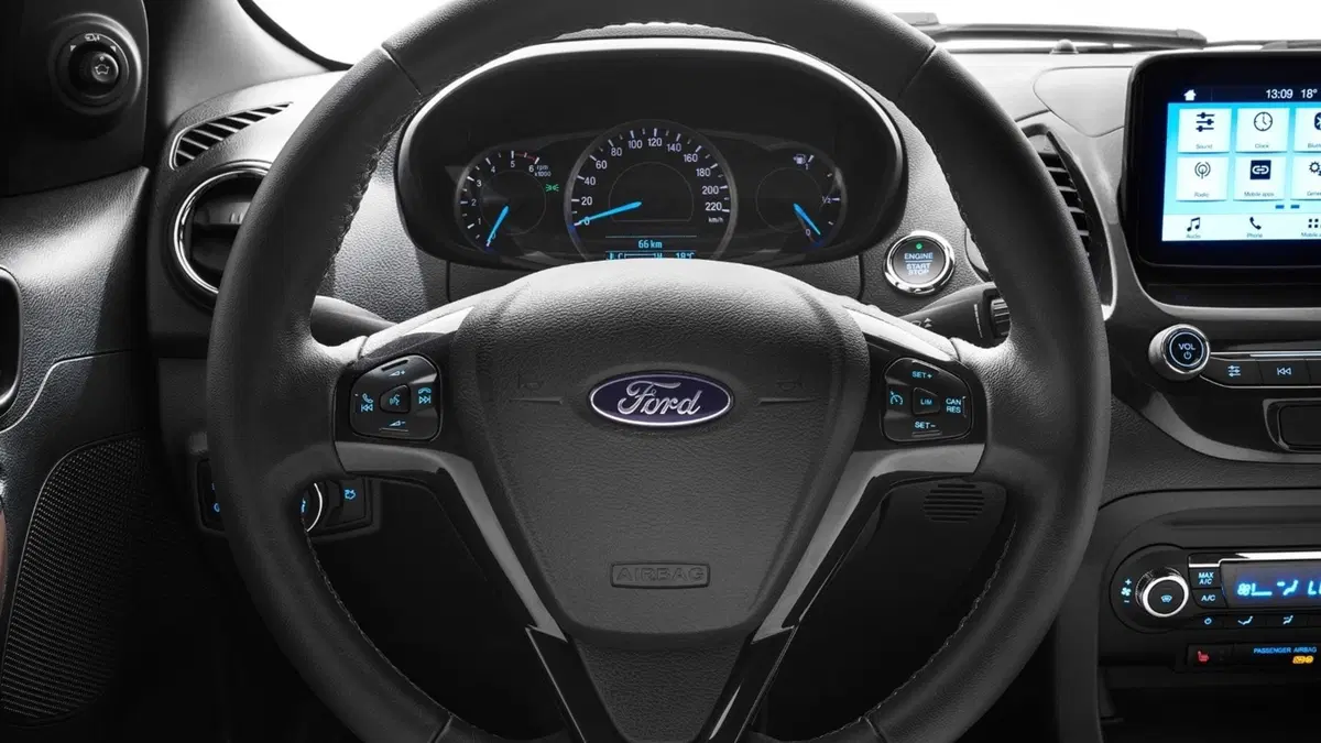 Ford Ka+ 1.2 Ti-VCT 85CV Black & White - Black (12)