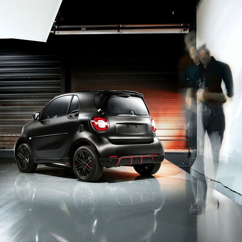 smart fortwo Pureblack, arriva la serie speciale