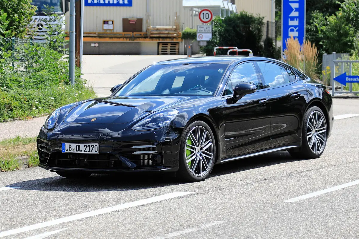 Porsche Panamera restyling, le foto spia (3)
