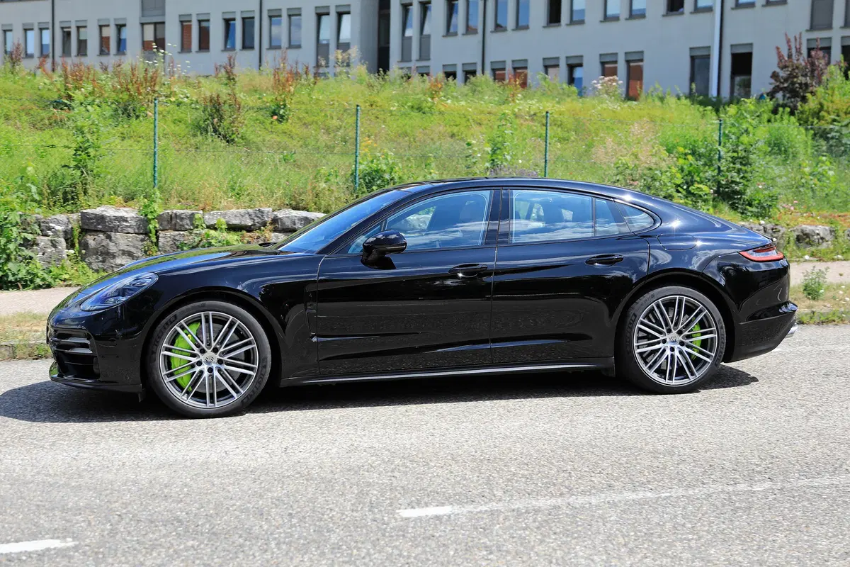 Porsche Panamera restyling, le foto spia (4)