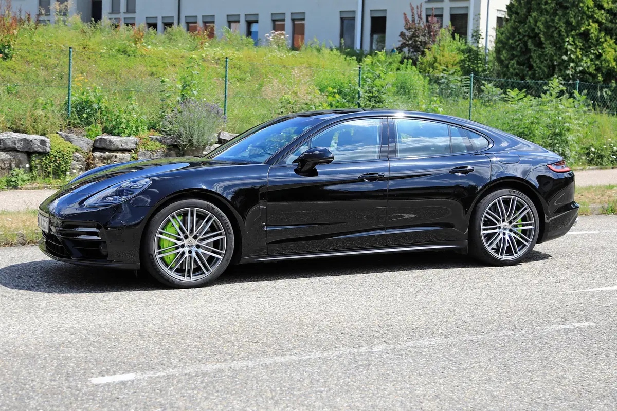 Porsche Panamera restyling, le foto spia (6)