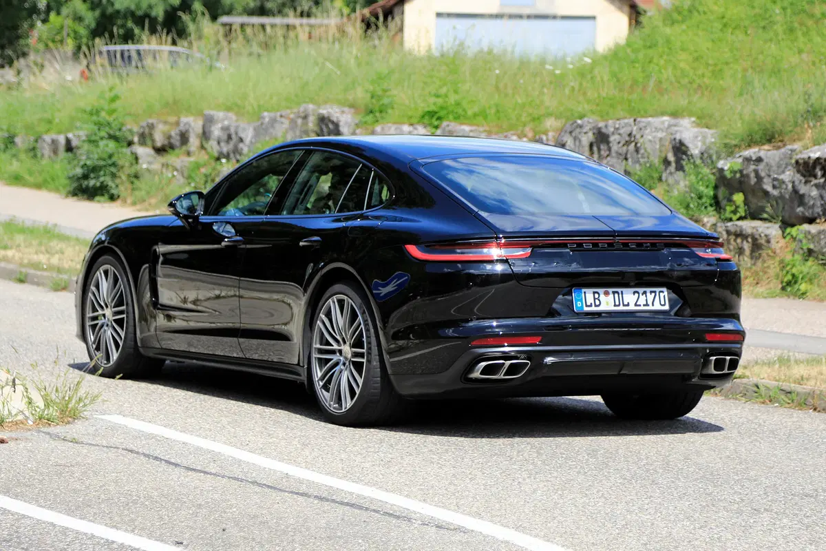 Porsche Panamera restyling, le foto spia (7)